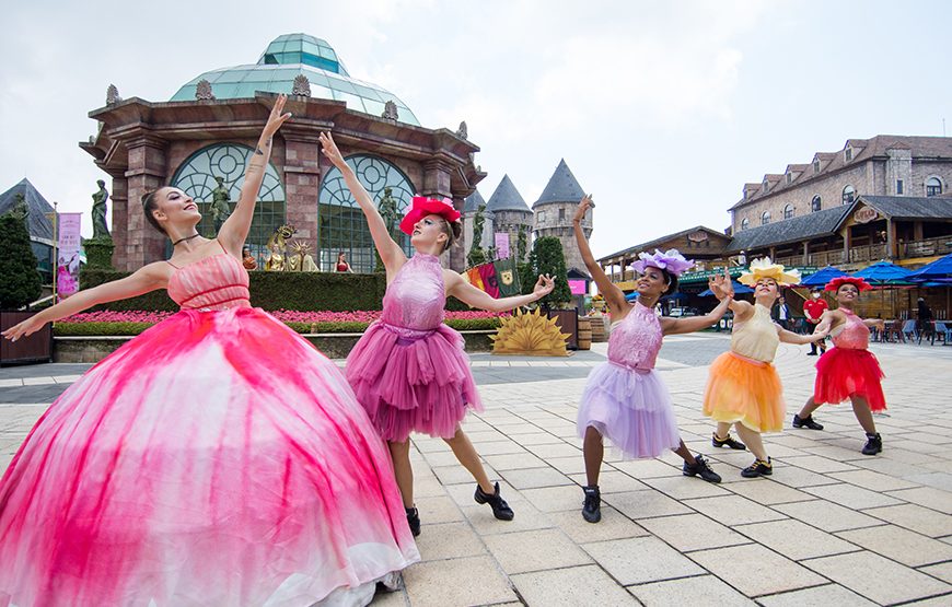 Private tour: Full-day Ba Na Hills & Amazing Golden Bridge From Da Nang