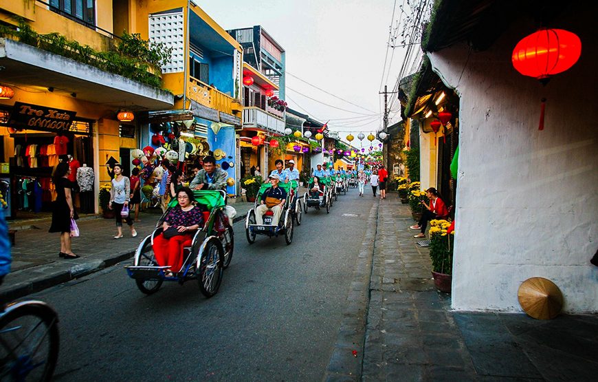 Private tour: Hoi An Mysterious Night Tour With Dinner From Da Nang