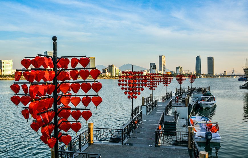 Private tour: Da Nang Nightlife, Sun Wheel Ride & Dinner From Da Nang