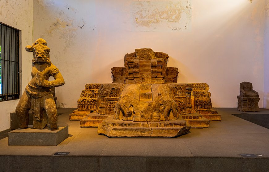 Private tour: Full-day Discover Da Nang Museum, Marble Mountain, Son Tra Peninsula