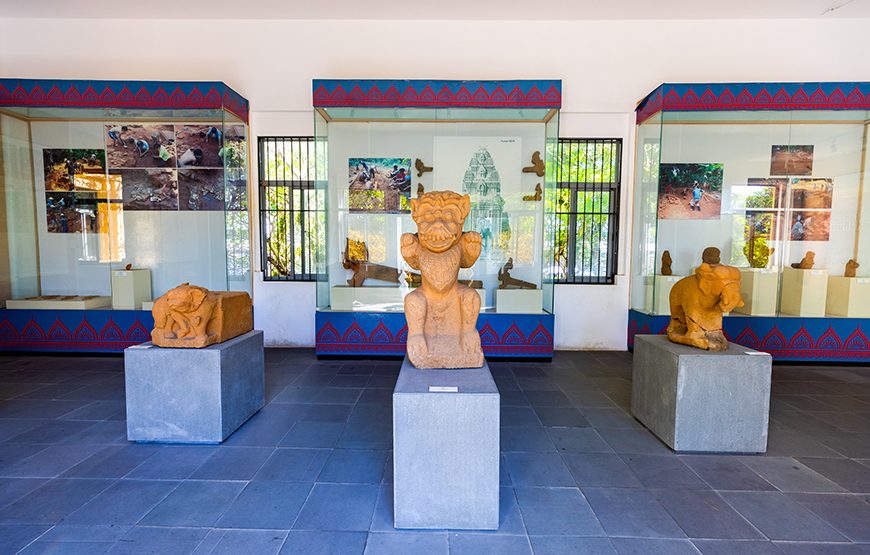 Private tour: Full-day Discover Da Nang Museum, Marble Mountain, Son Tra Peninsula
