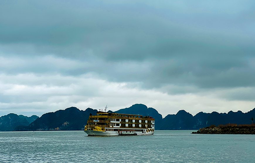 Private tour: 12 Days Laos & Vietnam