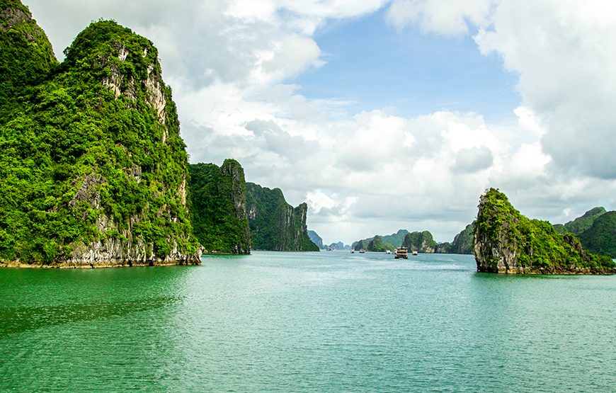 Private tour: 12 Days Laos & Vietnam
