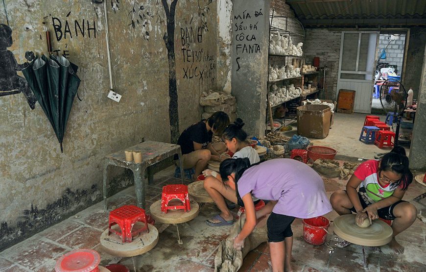 Private tour: Half-day Bat Trang Ceramics Tour From Ha Noi