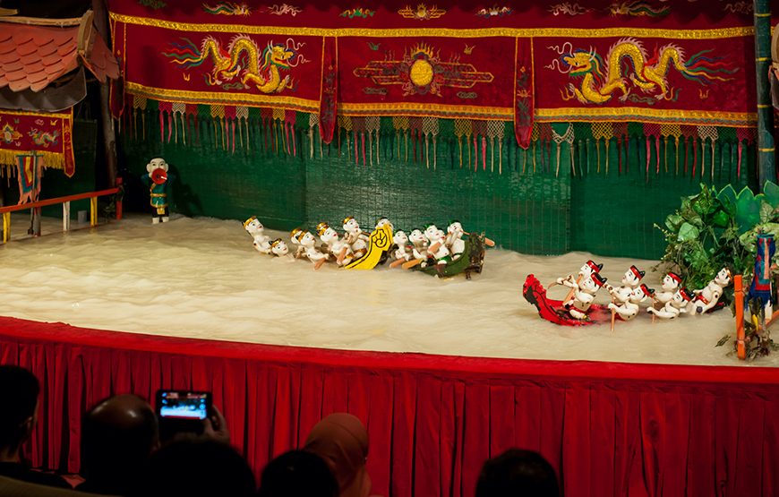 Private tour: Ha Noi Water Puppet Show With Buffet Dinner