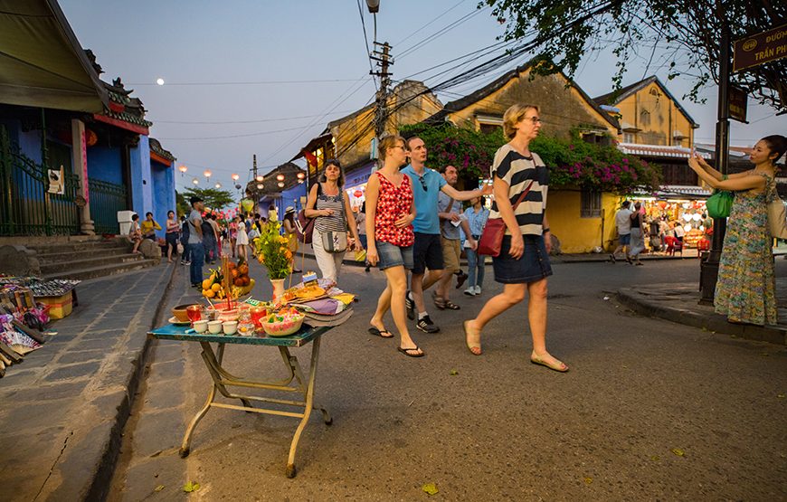 Private tour: Hoianian’s Beliefs And Vegetarian Dinner From Hoi An