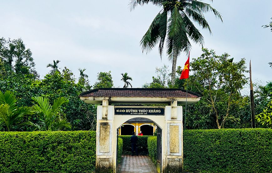 Private tour: Full-day Loc Yen Ancient Village & O O Waterfall