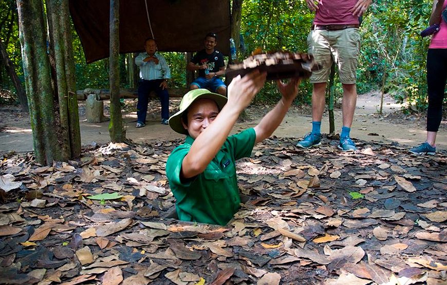 Private tour: Full-day Cu Chi Tunnels & Ho Chi Minh City Historical Tour