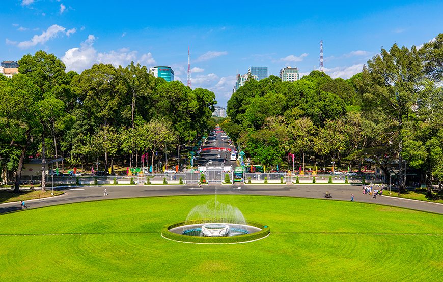 Private tour: Full-day Cu Chi Tunnels & Ho Chi Minh City Historical Tour