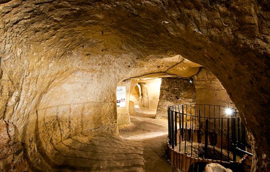 Private tour: Full-day Cu Chi Tunnels & Ho Chi Minh City Historical Tour