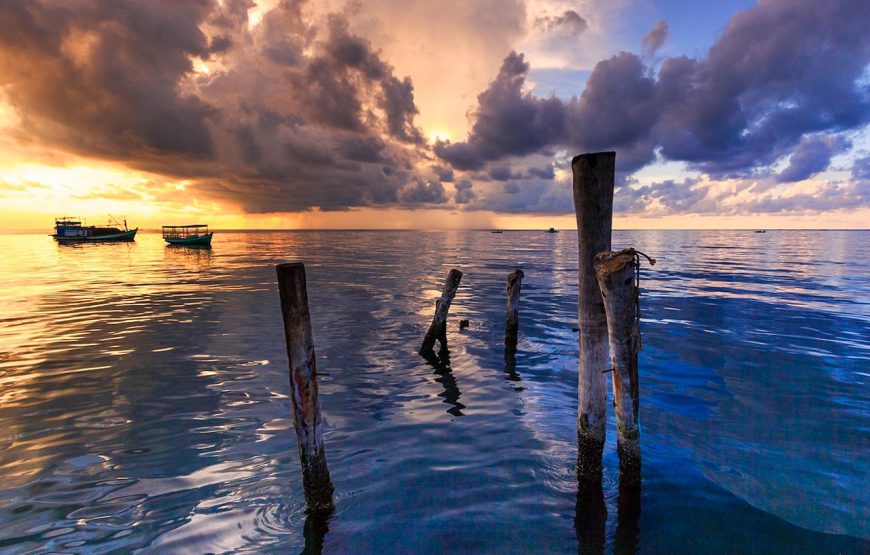 Private tour: Sunset Cruise And Night Squid Fishing In Phu Quoc