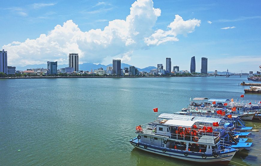 Private tour: Da Nang Hidden & Rooftop Bars With Dinner